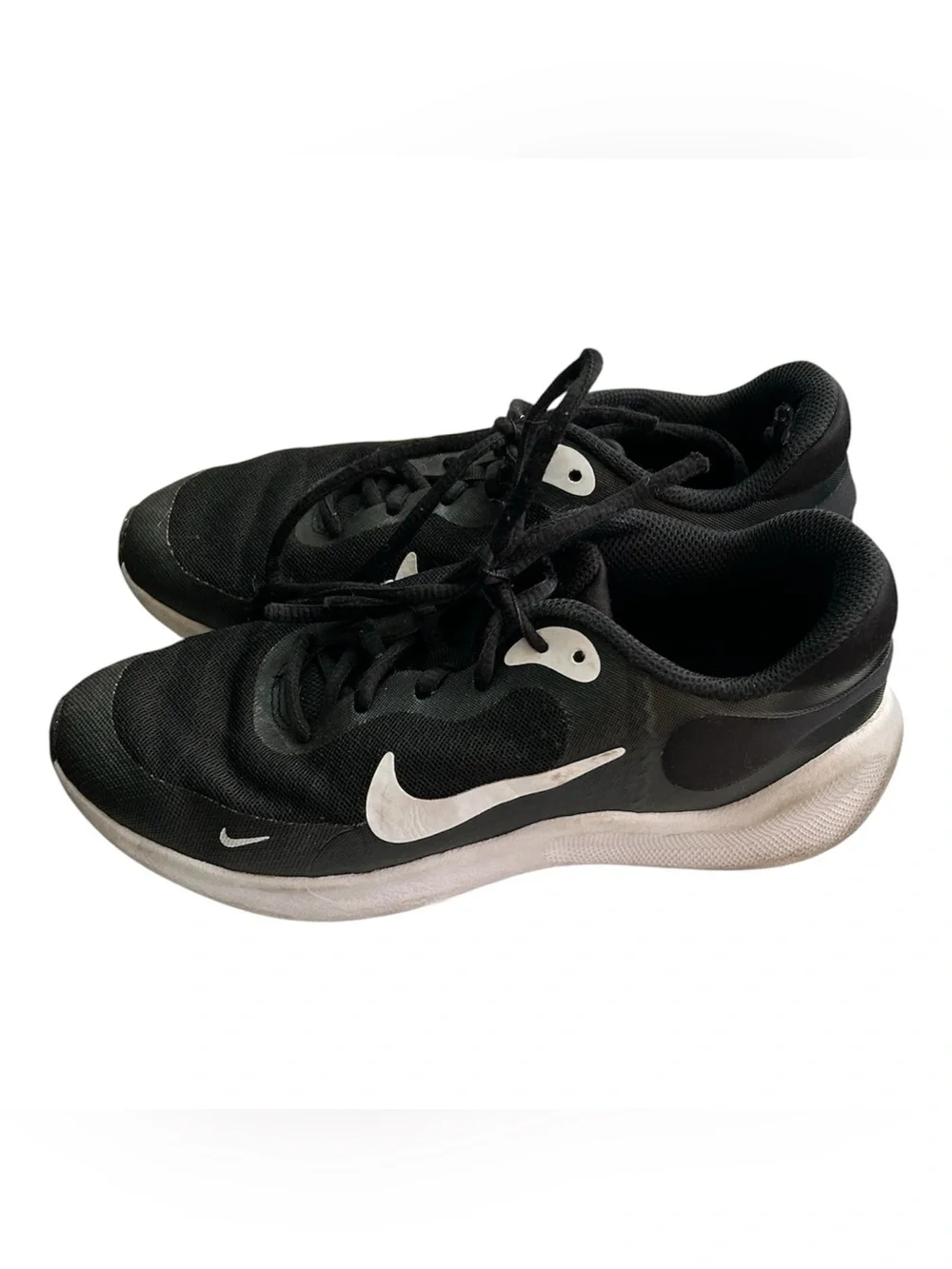 Nike Black and White Youth Sneaker (US 4Y)